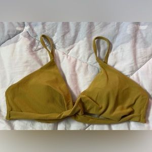 👙 Lululemon Beach Boss Bikini Top size L in gorgeous yellow 🏖️ 🕶️